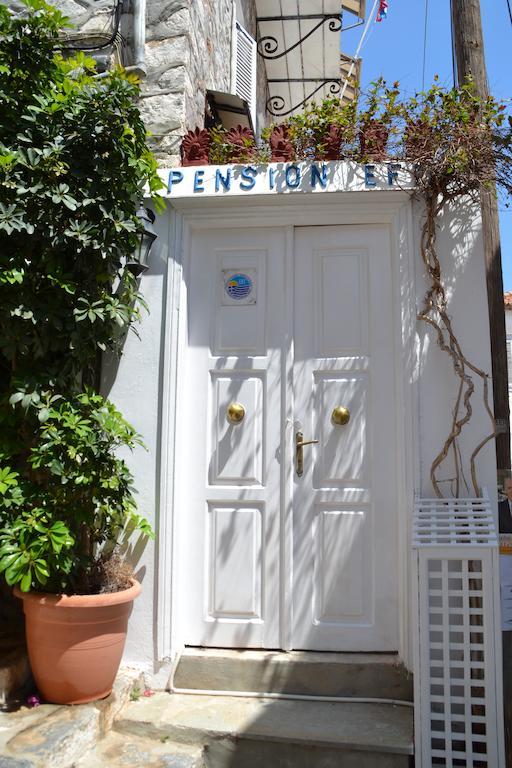 Pension Efie Hydra  Exterior photo