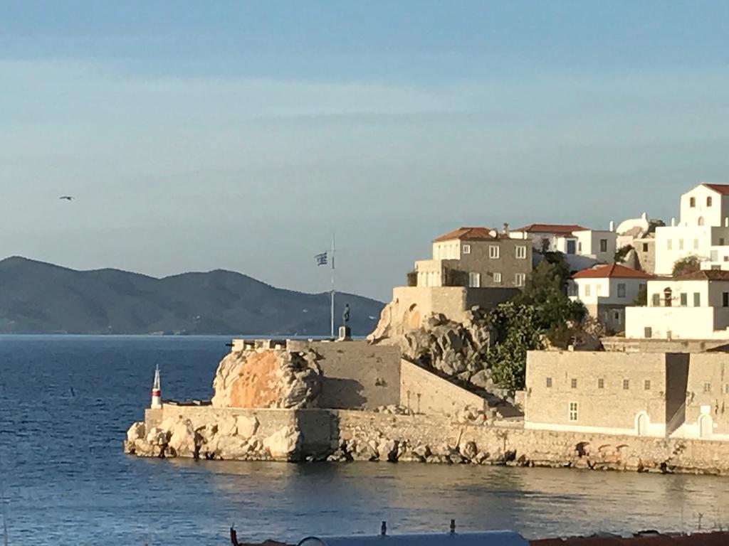 Pension Efie Hydra  Exterior photo