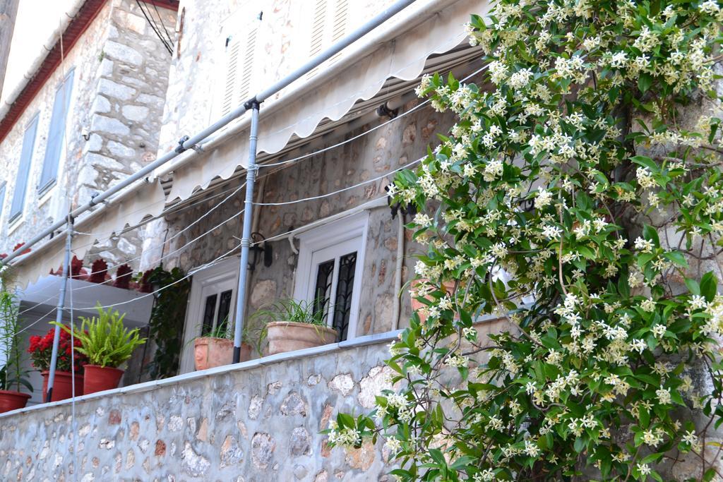 Pension Efie Hydra  Exterior photo